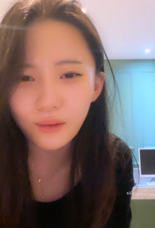 《小石头热舞直播：毕业后放松心情，闺蜜聚会激萌视频集锦》