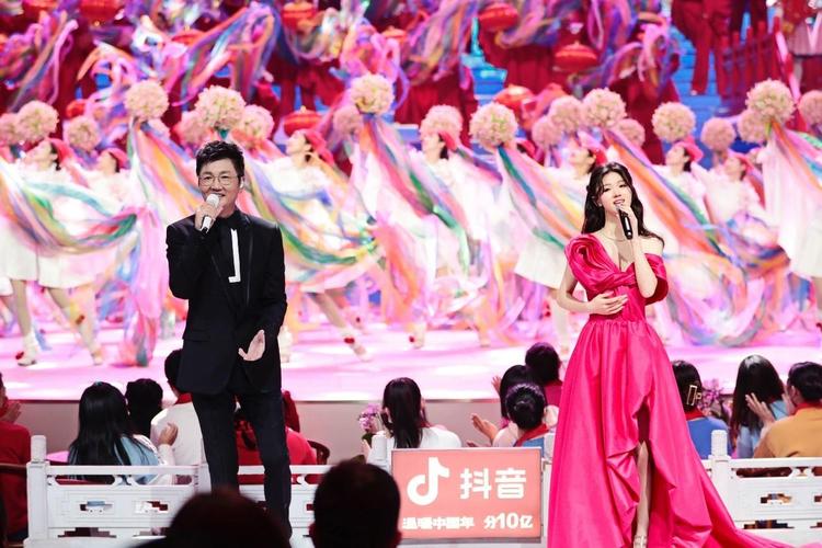 2022年辽宁卫视春节联欢晚会：4K高码率，中字，抖音，传统文化与现代美学完美结合，明星精彩表演，精彩瞬间！《2022辽宁卫视春节联欢晚会：传统与现代完美结合，明星精彩表演！》