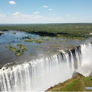 2021美国爱情电影《瀑布.The.Falls.2021.HD10....mp4》，AliyunDrive提供资源，支持在线流媒体播放，爱情挑战，重获幸福