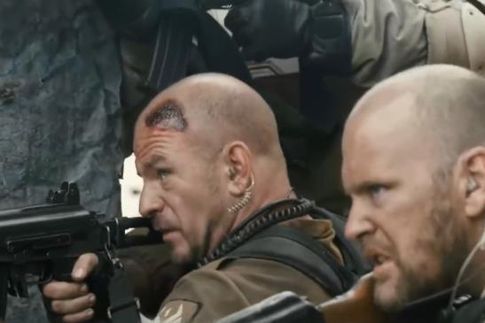 热门动漫电影《第九区》：惊悚与爱情的悲伤故事