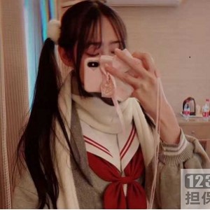 江可爱原版私拍：百万粉丝的美味大餐