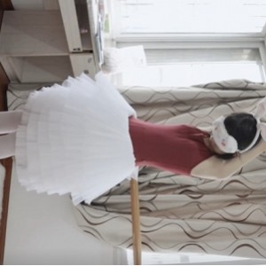 虎牙热门森萝财团子罗莉指教绑定游戏芭蕾白丝kou huo训练1.17G合集