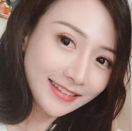 极品美女与男友“噼里啪啦”被散播,这个极品美女居然还是90后。