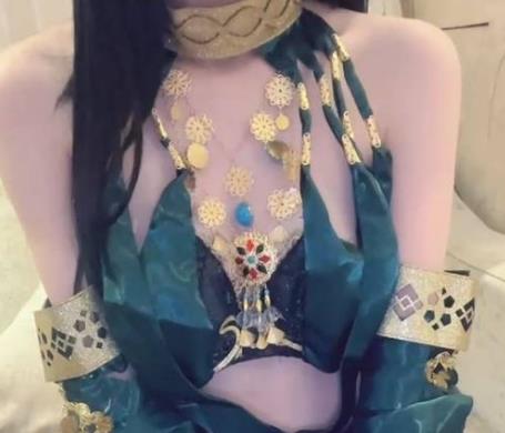 最新糖心极品尤物御姐女神-安安老师Cos迦南