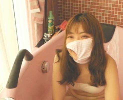 最新虎牙人气火爆本土超有尺度挑战极限女神【重口浮力姬】最强下体（李小莫）最新合集33V-16.1G