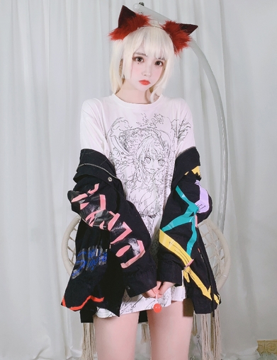 超人气小仙女的疯猫写真合集,这个小姐姐有点可爱。