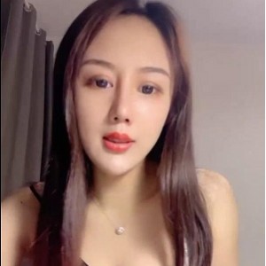 颜值超美的女神于小雅,竟然靠“分手”来圈粉?