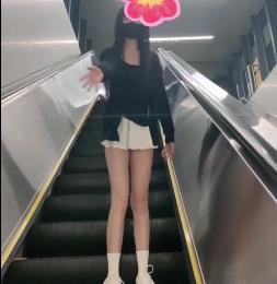 最新超A完美身材嫩妹-Luna000室外多场景