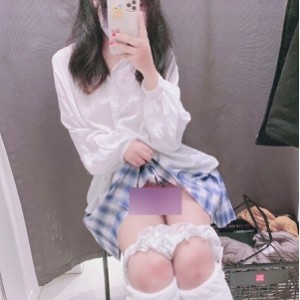 最新某推人气美女HK老牌网红巨R浮力姬（沙耶妹妹）最新有尺度合集【44P-29v】百度内部盘