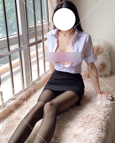 软学姐终于有新伙伴了,这次是一个叫“软硬”的家伙。