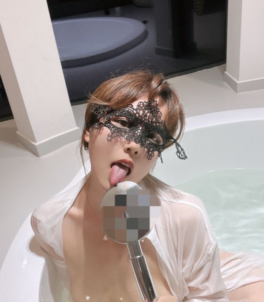 长腿美杜莎的各种包厢合集60部