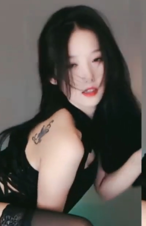 朴雨彬热舞区影子舞合集52个视频总大小2.34G火爆直播斗鱼精彩舞姿引爆热舞区