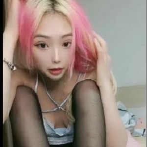 《美女上官宝贝自拍合集》七八小时全网福利姬直播资源下载