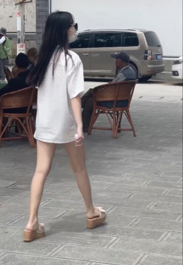 顶级展示艺术家Luna000yu/娜娜的人前热舞合集，41个视频共2.1G，已上传百度盘！不要在线解压，炸了不补