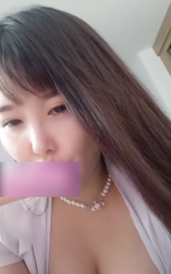 小羊背着的大罩杯，百度收藏57次，惊喜不断