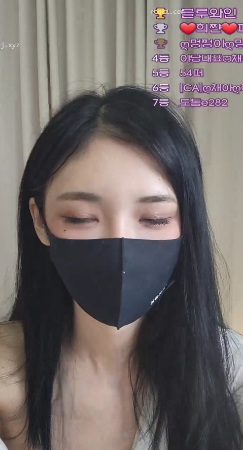 韩国萌妹iamriri80v21g：百度收藏114，四天后个人拍卖专场