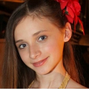 可爱妹子AliceL泳装合集，22个视频15套泳装，气质观赏绘画参考