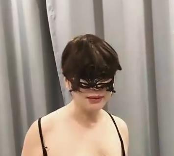 广西小村庄趣事：非洲兄弟与老女人玩棒棒糖，视频4分22秒，1V-1.8G