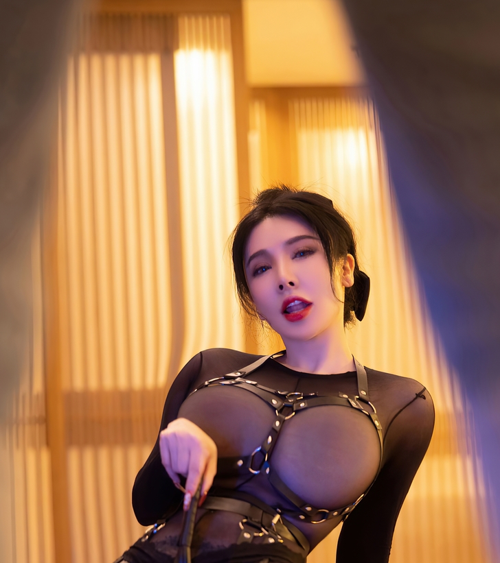 边缘名媛潘娇娇尺度全开，收藏量217，百度