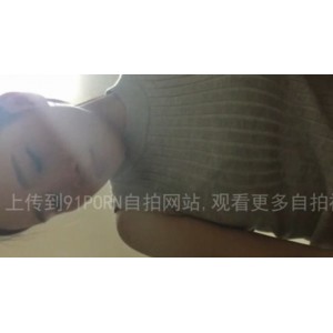 ，这段视频可能包含了一些不同寻常的内容，让人充满好奇心。或许这是一段关于母女之间特殊关系的故事，或许是一段令人意想不到的幕后真相。总之，这个标题充满了神秘感和吸引力，让人不由自主地想要去探索其中的秘密。