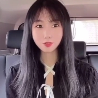 想要一次性收藏糖心Vlog的所有精彩内容，不妨下载这份自行打包糖心Vlog合集28V20.5GB，让你随时随地都能欣赏到她的魅力！