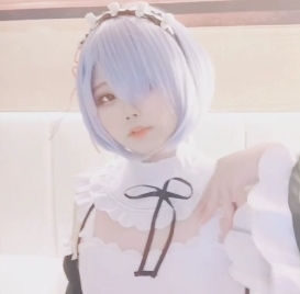 小舞酱翻白眼4部合集：伪娘多人运动，推特热议