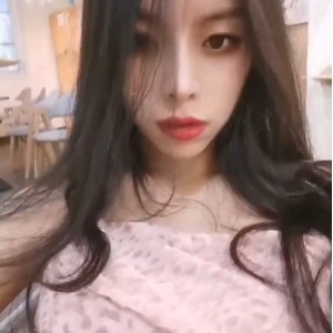 推特riri617合集：98p图片+28v视频，132M，百度盘下载