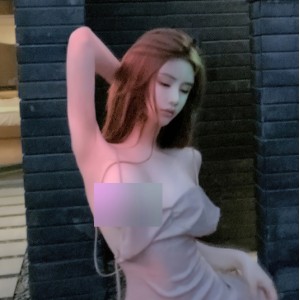 完美身材鲤鲤小姐姐精选视频，纯天然颜值惊艳某平台