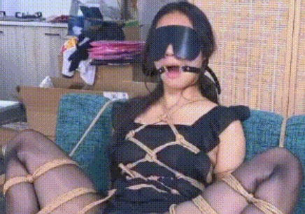 女神小狗羡慕财阀：某处被通便锁钥匙，脖子后面求助开锁