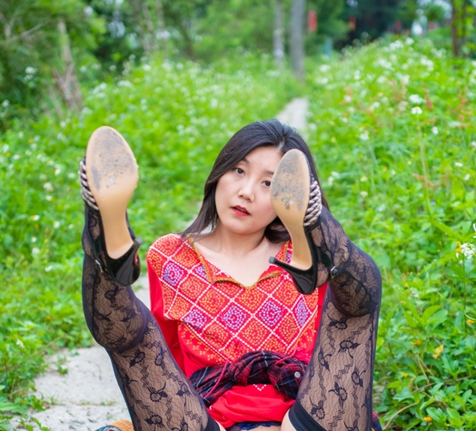 是喜欢户外展示的爱好胀娆还是追求高清画质的影迷，都能在这个合集中找到满足。快来收藏这个珍贵的资源，一起感受Fullfive女神的魅力吧！