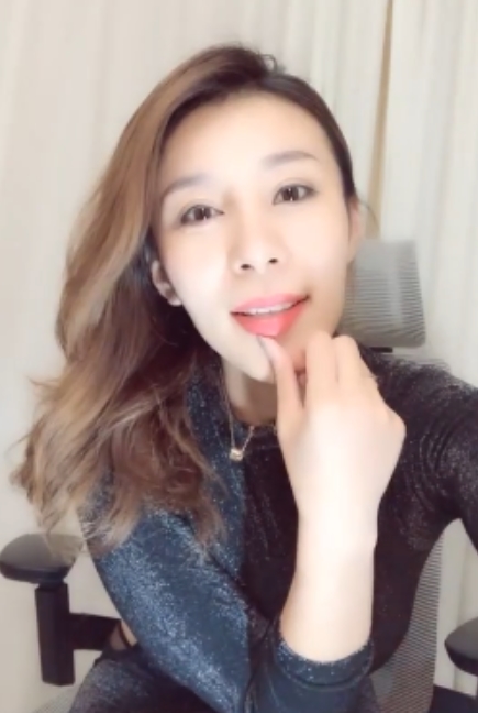 花椒直播：一爵乖乖《透视装丁字裤合集》6.5G大片，13小时35分笑料满满