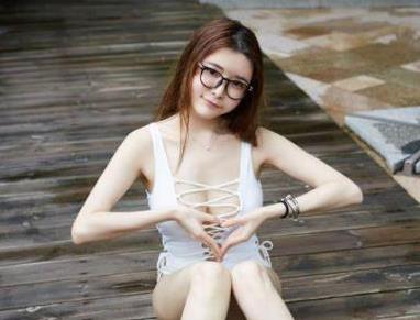 女神御姐小秋秋黑丝旗袍服装展示合集10G巨兔奶牛资源