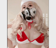 白袜袜格罗丫：大罩杯网红美女，14个视频3.2G资源，手法脚法玩法全都有