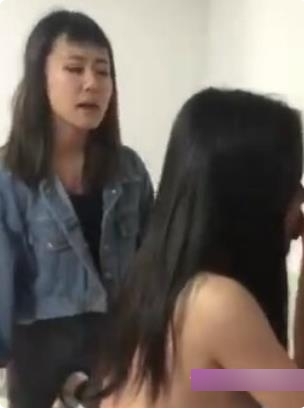 女子报复男友劈腿，现场曝光，精彩视频揭秘