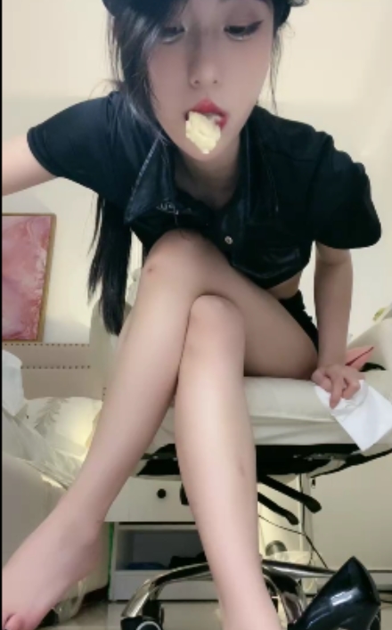 套路直播优甜大大合集769M