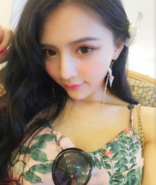 东方空姐精选视频合集，颜值超竿娆身材完美，1.96G高清下载收藏