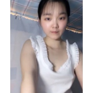 学妹宿舍大胆流血洗澡表演视频10v+19g百度盘