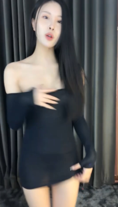 花椒平台热舞主播张公子（热芝芝、清清）直播26V600M