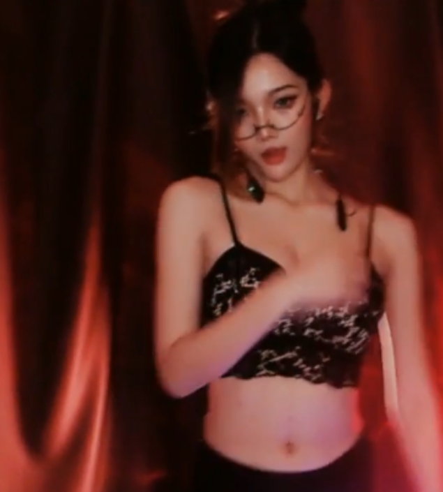 CC斗鱼虎牙蓝云小园和可可露丽付费群大尺定制热舞表演32v+8g百度盘视频