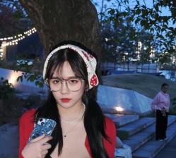 火爆女神Ceasonshot99高颜值御姐风户外拍摄图集