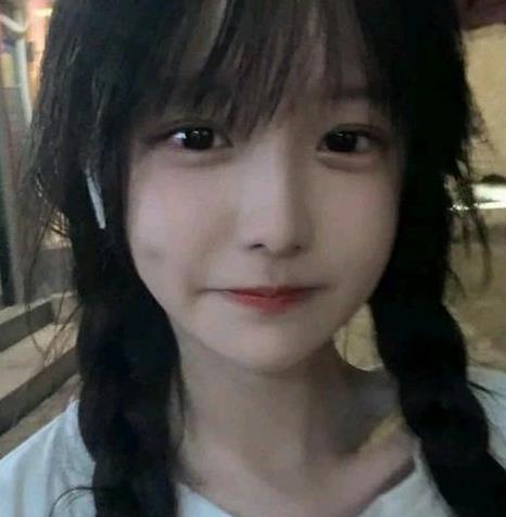 19岁漂亮女友自拍视频，京都大学同班同学，C岛国女，身材极好，热情粉丝观看