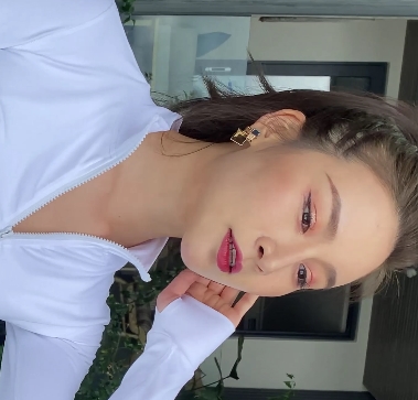 紧身瑜伽裤胖臀长腿美女视频