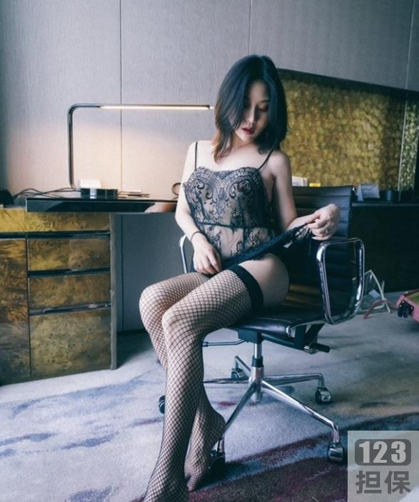 元气美美：推特女神的豪车真爱视频作品