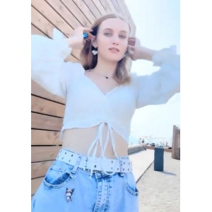 无屏障进入的户外挑战者与海边搭讪的精选女神