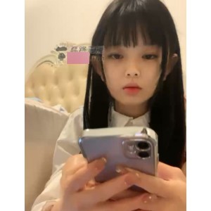 nu+nu奴下奴cos麻衣学姐舔裸足红绿灯