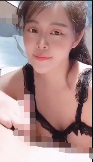 高颜值美眉吃鸡合集：释放可不少，慢慢品味爱的味道