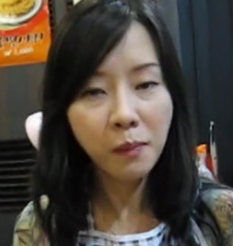 韩国银行女职员互动丑闻展示：8四人游1V900mb