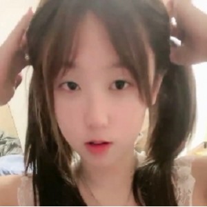 校花女神扣穴放飞自我，转载搬运不明液体分享百度盘