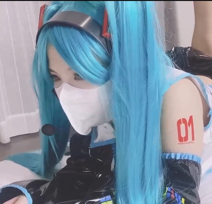 小敏儿校花百度盘搬运初音未来活力性感撩人表演