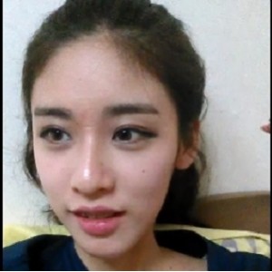 韩国妹子心碎：男友分手，自拍视频百度云分享